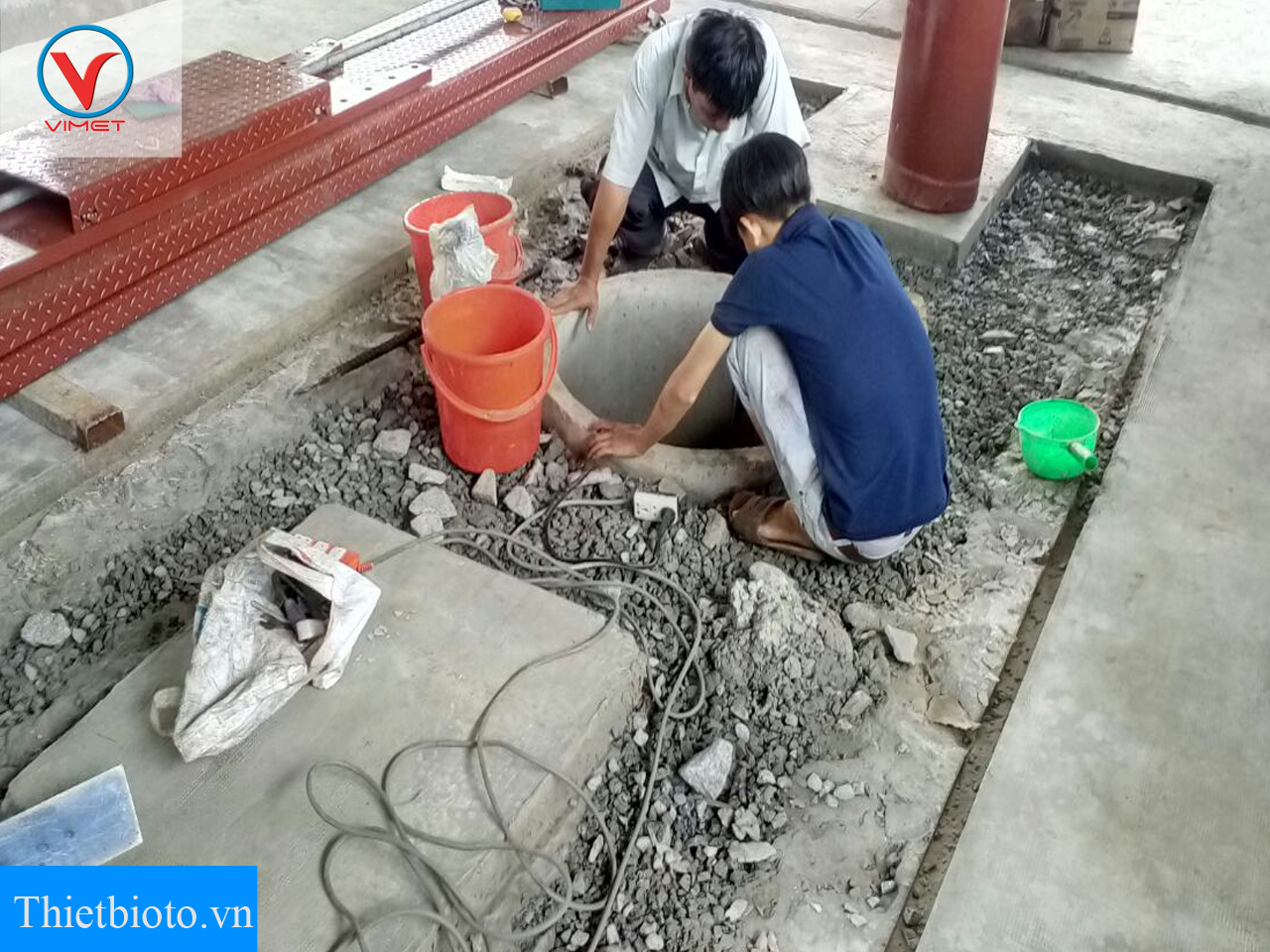 Cầu nâng 1 trụ âm nền chuyên rửa xe ô tô và xe tải nhẹ ( Benz rửa xe ô tô) VIMET VLWS3501